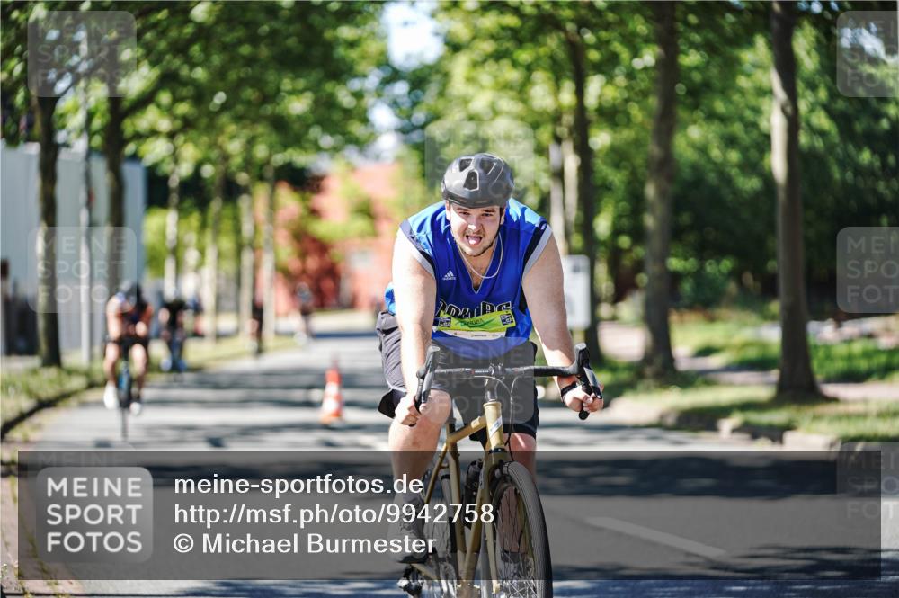 09.08.2026 - GEWOBA Citytriathlon Bremen Michael Burmester http://msf.ph/oto/9942758 09.08.2026 14:35:06 Radfahren 20, 37, 192, 220, 236, 260, 284, 351, 362, 404 meine-sportfotos.de