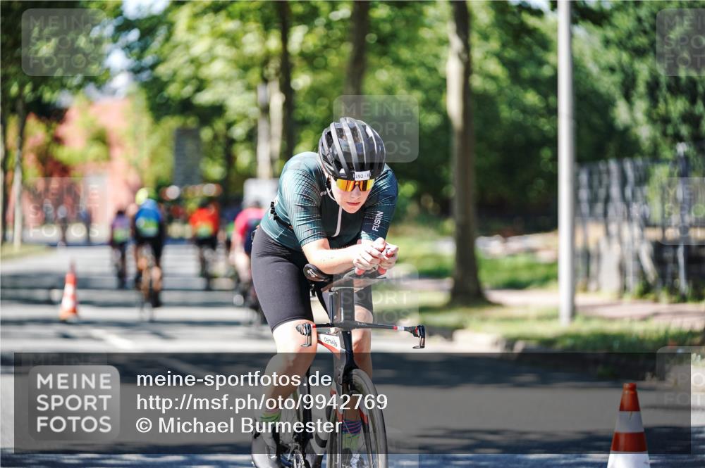 09.08.2026 - GEWOBA Citytriathlon Bremen Michael Burmester http://msf.ph/oto/9942769 09.08.2026 14:35:13 Radfahren 20, 37, 80, 192, 220, 236, 260, 284, 351, 362, 404 meine-sportfotos.de