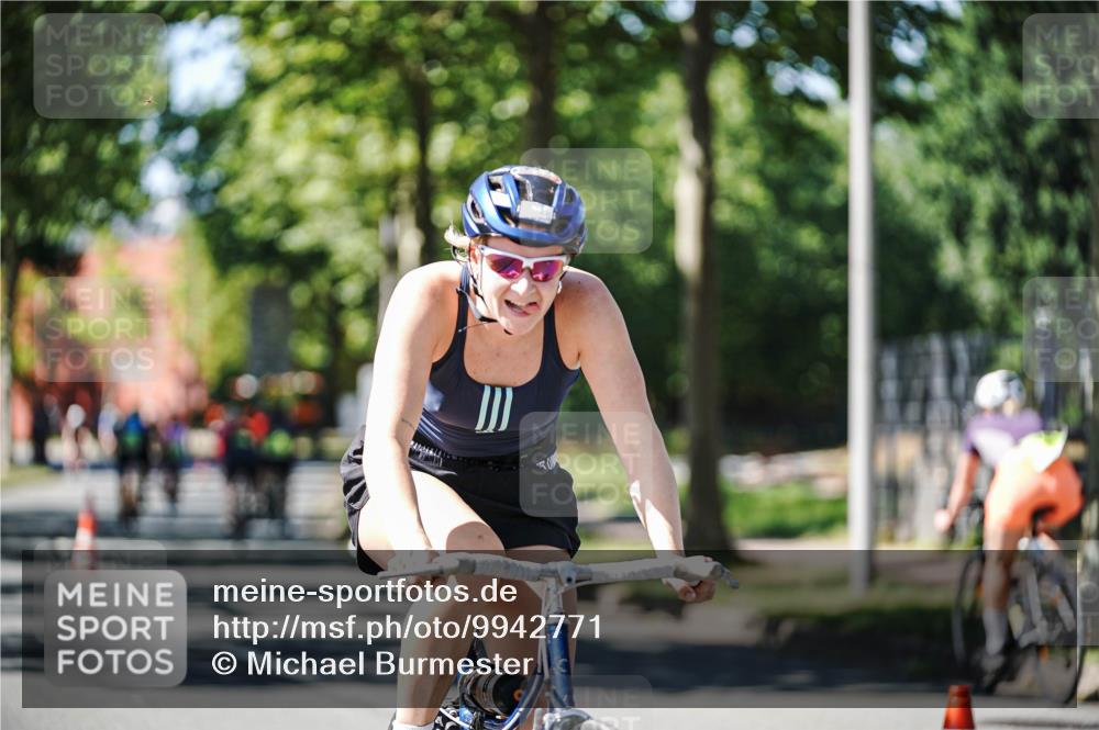09.08.2026 - GEWOBA Citytriathlon Bremen Michael Burmester http://msf.ph/oto/9942771 09.08.2026 14:35:15 Radfahren 20, 28, 37, 64, 80, 130, 192, 236, 260, 339, 362, 404 meine-sportfotos.de