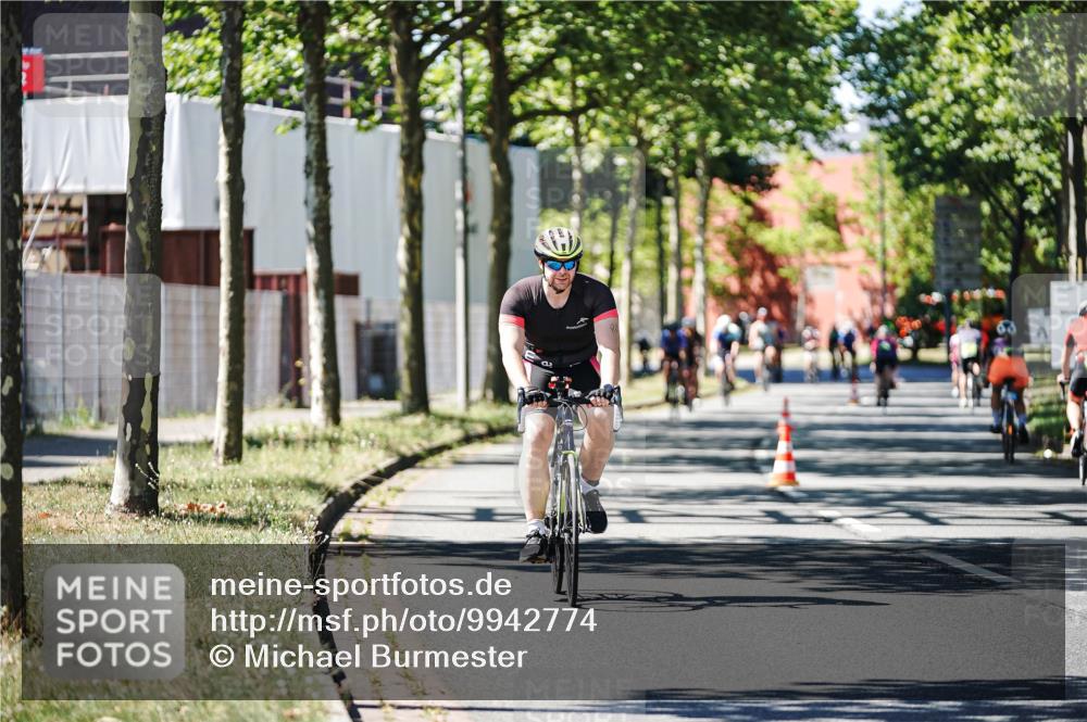 09.08.2026 - GEWOBA Citytriathlon Bremen Michael Burmester http://msf.ph/oto/9942774 09.08.2026 14:35:18 Radfahren 28, 37, 57, 64, 80, 121, 130, 192, 260, 339, 404 meine-sportfotos.de