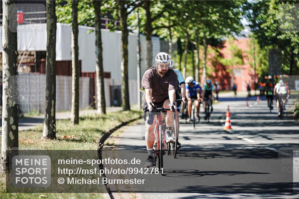 09.08.2026 - GEWOBA Citytriathlon Bremen Michael Burmester http://msf.ph/oto/9942781 09.08.2026 14:35:25 Radfahren 28, 57, 64, 80, 121, 130, 260, 286, 339, 364, 370, 403, 466 meine-sportfotos.de