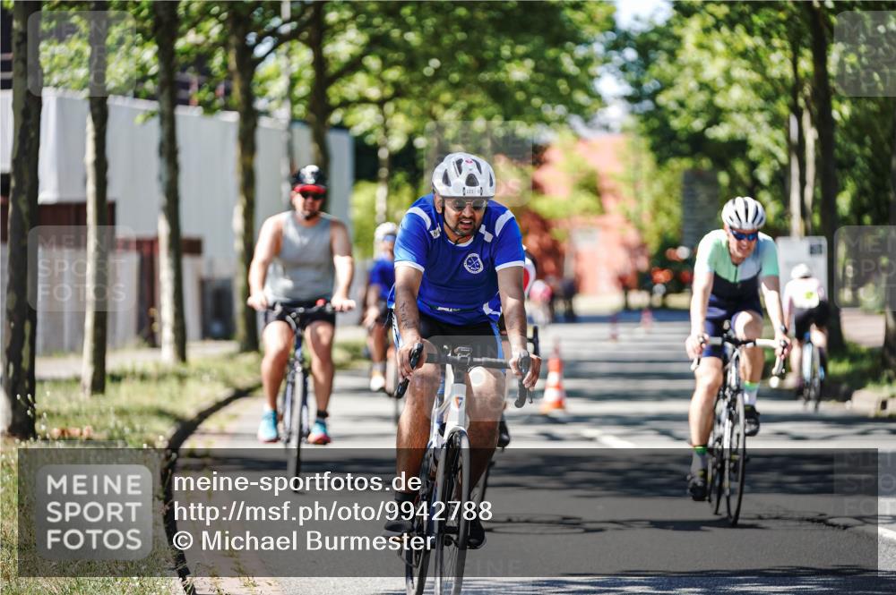 09.08.2026 - GEWOBA Citytriathlon Bremen Michael Burmester http://msf.ph/oto/9942788 09.08.2026 14:35:28 Radfahren 14, 28, 57, 64, 80, 121, 130, 286, 325, 339, 364, 370, 403, 466 meine-sportfotos.de