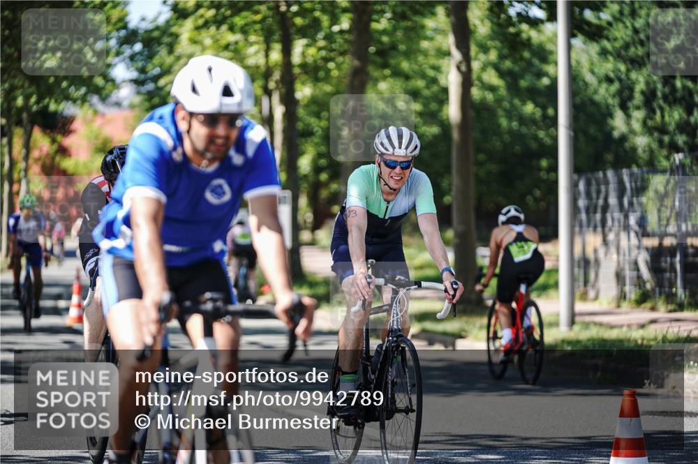 09.08.2026 - GEWOBA Citytriathlon Bremen Michael Burmester http://msf.ph/oto/9942789 09.08.2026 14:35:28 Radfahren 14, 28, 57, 64, 80, 121, 130, 286, 325, 339, 364, 370, 403, 466 meine-sportfotos.de
