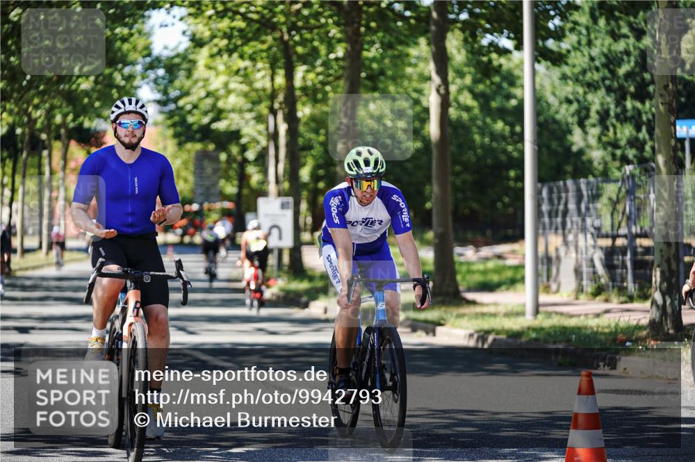 09.08.2026 - GEWOBA Citytriathlon Bremen Michael Burmester http://msf.ph/oto/9942793 09.08.2026 14:35:30 Radfahren 14, 28, 57, 64, 121, 130, 286, 325, 339, 364, 370, 403, 466 meine-sportfotos.de