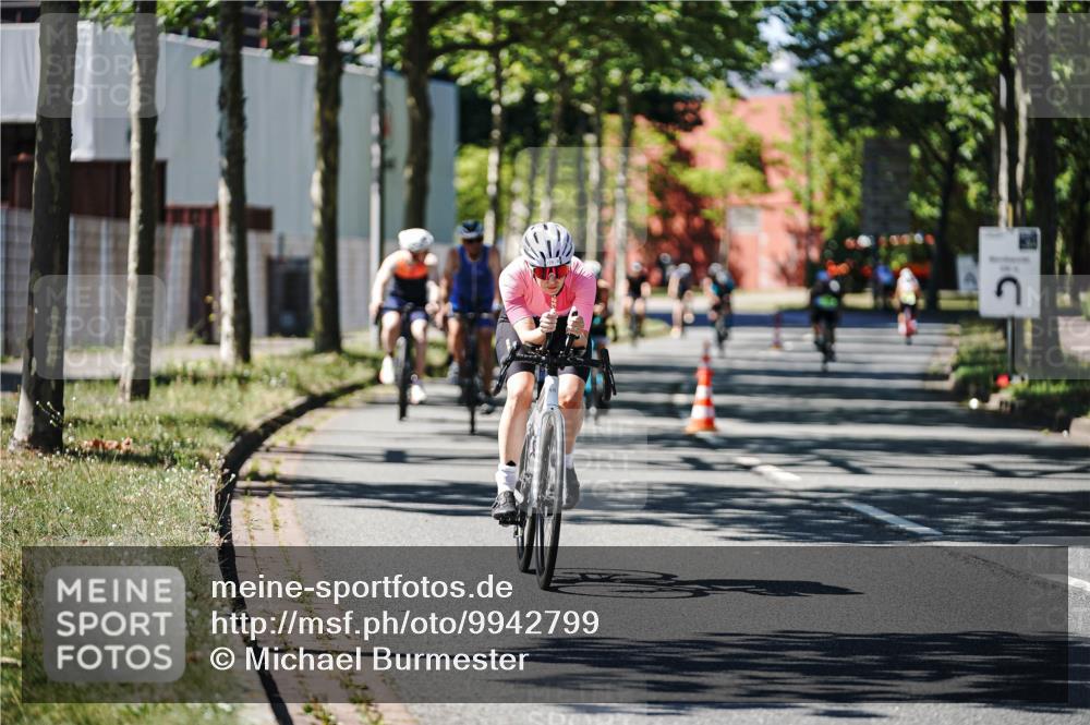09.08.2026 - GEWOBA Citytriathlon Bremen Michael Burmester http://msf.ph/oto/9942799 09.08.2026 14:35:36 Radfahren 14, 47, 57, 121, 147, 205, 271, 286, 325, 363, 364, 370, 403, 453, 462, 466, 527 meine-sportfotos.de