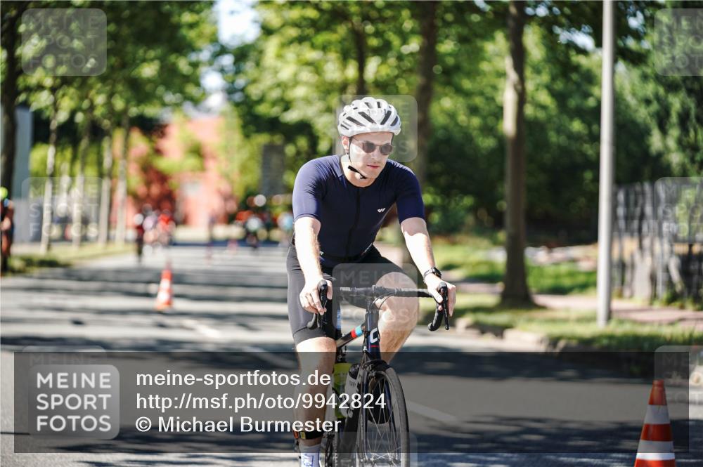 09.08.2026 - GEWOBA Citytriathlon Bremen Michael Burmester http://msf.ph/oto/9942824 09.08.2026 14:35:52 Radfahren 39, 47, 147, 152, 205, 271, 334, 343, 373, 453, 462, 527 meine-sportfotos.de