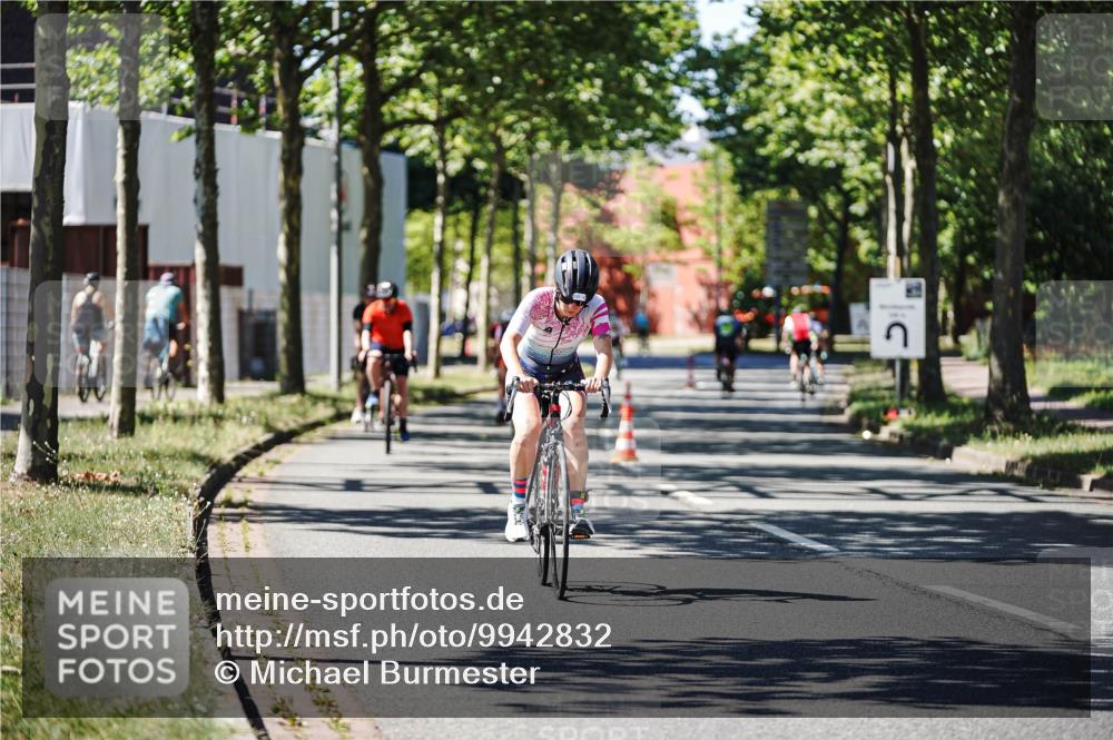 09.08.2026 - GEWOBA Citytriathlon Bremen Michael Burmester http://msf.ph/oto/9942832 09.08.2026 14:36:00 Radfahren 6, 39, 152, 163, 235, 269, 329, 343, 373 meine-sportfotos.de