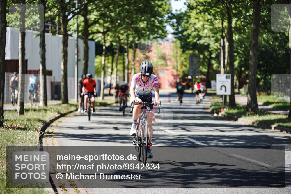 09.08.2026 - GEWOBA Citytriathlon Bremen Michael Burmester http://msf.ph/oto/9942834 09.08.2026 14:36:00 Radfahren 6, 39, 152, 163, 235, 269, 329, 343, 373 meine-sportfotos.de