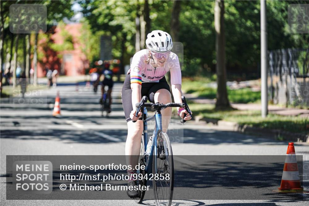 09.08.2026 - GEWOBA Citytriathlon Bremen Michael Burmester http://msf.ph/oto/9942858 09.08.2026 14:36:14 Radfahren 53, 163, 207, 235, 240, 269, 274, 309, 329, 356 meine-sportfotos.de