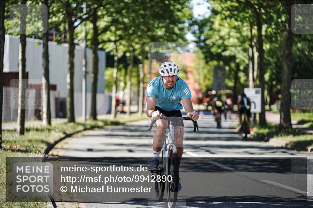 09.08.2026 - GEWOBA Citytriathlon Bremen Michael Burmester http://msf.ph/oto/9942890 09.08.2026 14:36:33 Radfahren 110, 133, 207, 256, 291, 307, 321, 336 meine-sportfotos.de