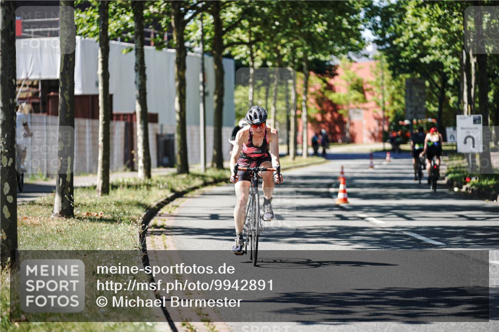 09.08.2026 - GEWOBA Citytriathlon Bremen Michael Burmester http://msf.ph/oto/9942891 09.08.2026 14:36:40 Radfahren 89, 110, 122, 133, 256, 307, 336, 337 meine-sportfotos.de