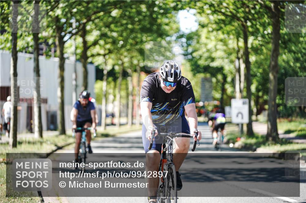 09.08.2026 - GEWOBA Citytriathlon Bremen Michael Burmester http://msf.ph/oto/9942897 09.08.2026 14:36:44 Radfahren 65, 89, 110, 122, 256, 336, 337 meine-sportfotos.de