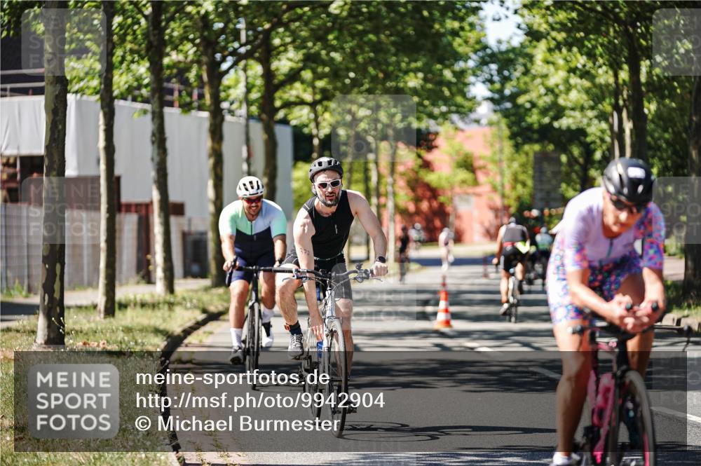 09.08.2026 - GEWOBA Citytriathlon Bremen Michael Burmester http://msf.ph/oto/9942904 09.08.2026 14:36:53 Radfahren 65, 89, 110, 122, 312, 337, 377, 523 meine-sportfotos.de