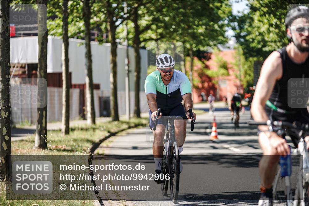 09.08.2026 - GEWOBA Citytriathlon Bremen Michael Burmester http://msf.ph/oto/9942906 09.08.2026 14:36:54 Radfahren 65, 89, 122, 229, 312, 337, 377, 523 meine-sportfotos.de