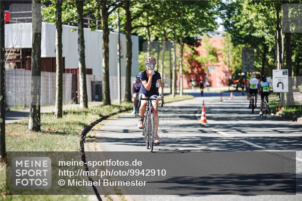 09.08.2026 - GEWOBA Citytriathlon Bremen Michael Burmester http://msf.ph/oto/9942910 09.08.2026 14:37:00 Radfahren 65, 229, 312, 377, 523 meine-sportfotos.de