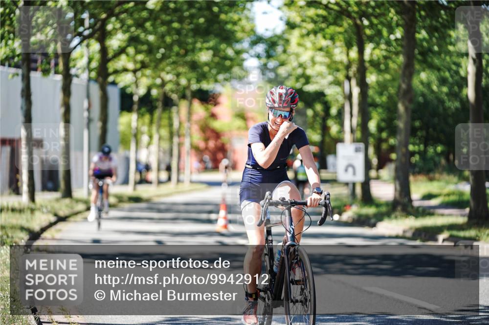 09.08.2026 - GEWOBA Citytriathlon Bremen Michael Burmester http://msf.ph/oto/9942912 09.08.2026 14:37:01 Radfahren 65, 229, 312, 377, 523 meine-sportfotos.de