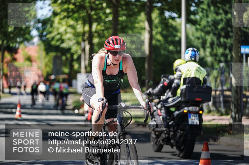 09.08.2026 - GEWOBA Citytriathlon Bremen Michael Burmester http://msf.ph/oto/9942937 09.08.2026 14:37:25 Radfahren 10, 58, 87, 172, 300, 305, 316, 369, 385 meine-sportfotos.de