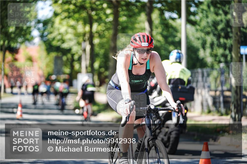 09.08.2026 - GEWOBA Citytriathlon Bremen Michael Burmester http://msf.ph/oto/9942938 09.08.2026 14:37:26 Radfahren 10, 87, 172, 203, 300, 305, 316, 369, 385 meine-sportfotos.de
