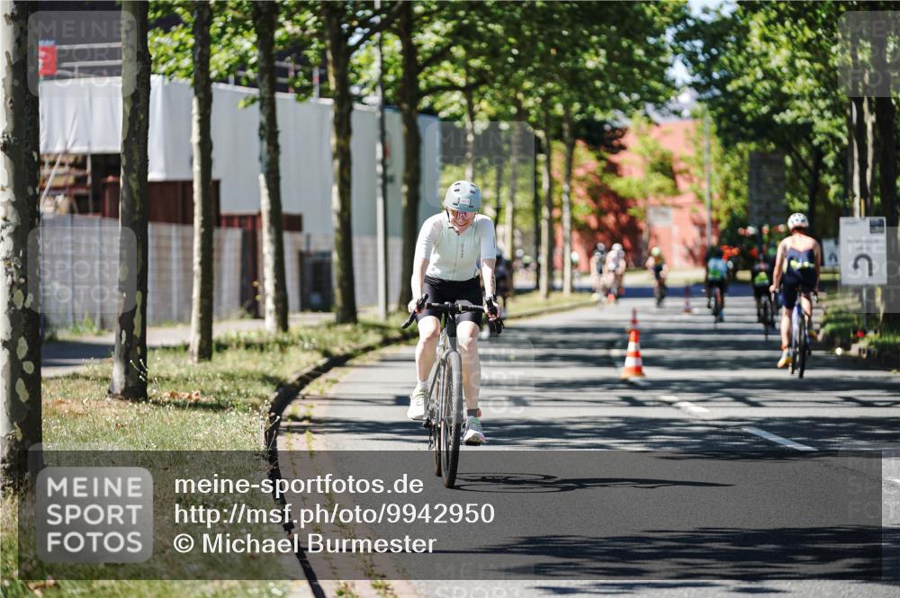09.08.2026 - GEWOBA Citytriathlon Bremen Michael Burmester http://msf.ph/oto/9942950 09.08.2026 14:37:39 Radfahren 42, 203, 242, 288, 290, 305, 390, 458, 487 meine-sportfotos.de