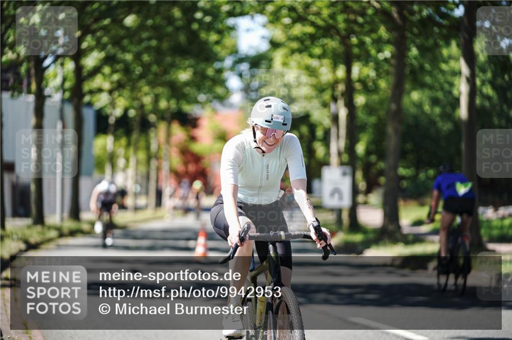09.08.2026 - GEWOBA Citytriathlon Bremen Michael Burmester http://msf.ph/oto/9942953 09.08.2026 14:37:40 Radfahren 42, 203, 242, 288, 290, 305, 390, 450, 458, 487 meine-sportfotos.de