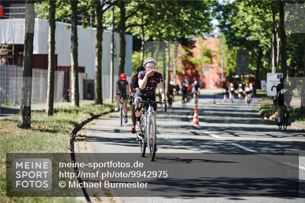 09.08.2026 - GEWOBA Citytriathlon Bremen Michael Burmester http://msf.ph/oto/9942975 09.08.2026 14:37:57 Radfahren 42, 193, 202, 242, 280, 292, 306, 335, 341, 344, 390, 398, 400, 410, 434, 450, 454, 485, 521, 522 meine-sportfotos.de