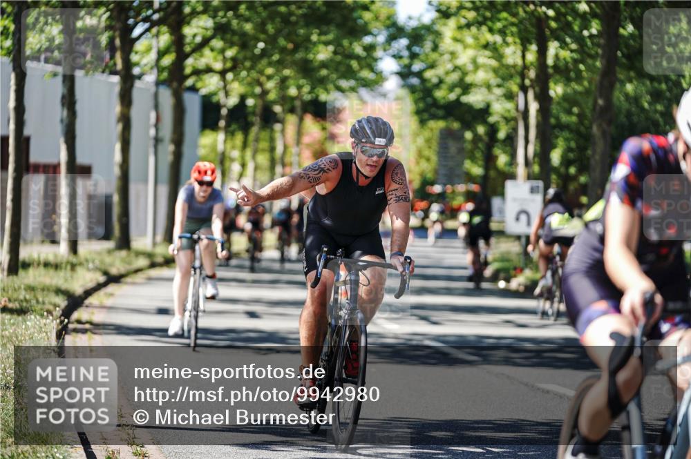 09.08.2026 - GEWOBA Citytriathlon Bremen Michael Burmester http://msf.ph/oto/9942980 09.08.2026 14:37:58 Radfahren 193, 202, 221, 242, 280, 292, 293, 306, 335, 341, 344, 390, 398, 400, 410, 434, 450, 454, 485, 521, 522 meine-sportfotos.de