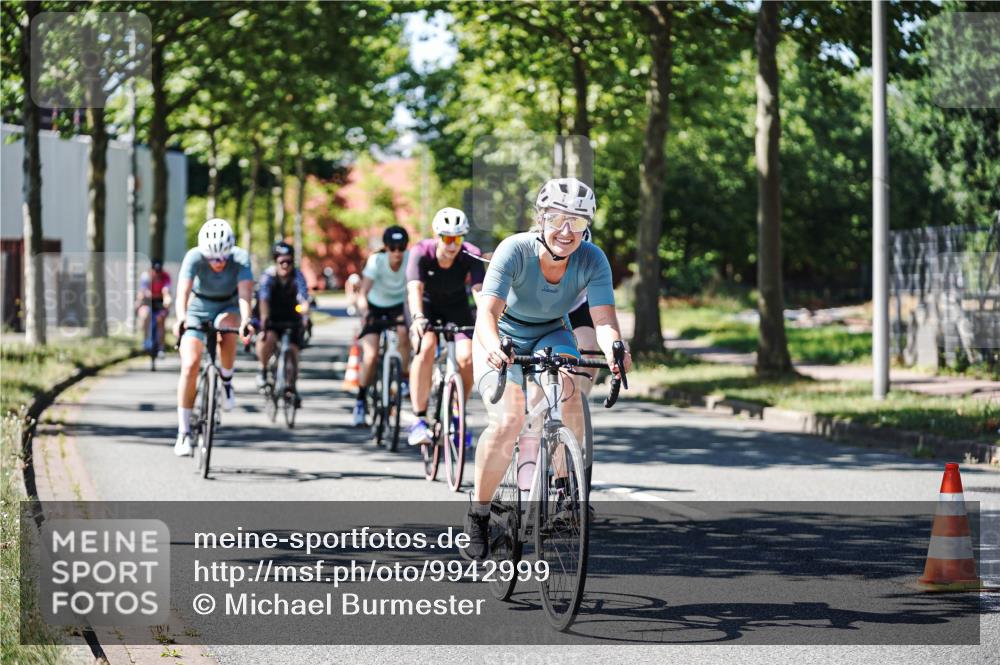 09.08.2026 - GEWOBA Citytriathlon Bremen Michael Burmester http://msf.ph/oto/9942999 09.08.2026 14:38:09 Radfahren 193, 202, 221, 266, 277, 280, 293, 297, 306, 314, 319, 324, 330, 335, 344, 398, 410, 434, 454, 485, 521, 522 meine-sportfotos.de