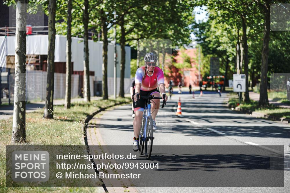 09.08.2026 - GEWOBA Citytriathlon Bremen Michael Burmester http://msf.ph/oto/9943004 09.08.2026 14:38:12 Radfahren 190, 193, 221, 266, 277, 280, 293, 297, 306, 314, 319, 324, 330, 335, 344, 402, 434, 454, 485, 521, 522 meine-sportfotos.de