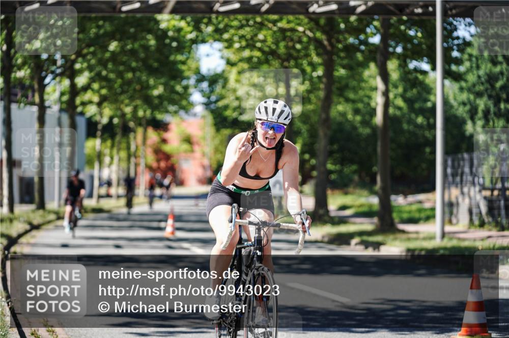 09.08.2026 - GEWOBA Citytriathlon Bremen Michael Burmester http://msf.ph/oto/9943023 09.08.2026 14:38:20 Radfahren 173, 190, 266, 277, 289, 297, 314, 319, 324, 330, 352, 402, 431 meine-sportfotos.de