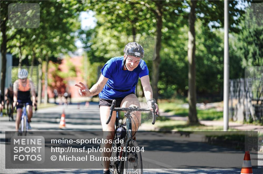 09.08.2026 - GEWOBA Citytriathlon Bremen Michael Burmester http://msf.ph/oto/9943034 09.08.2026 14:38:26 Radfahren 173, 190, 249, 277, 289, 324, 352, 402, 417, 431 meine-sportfotos.de