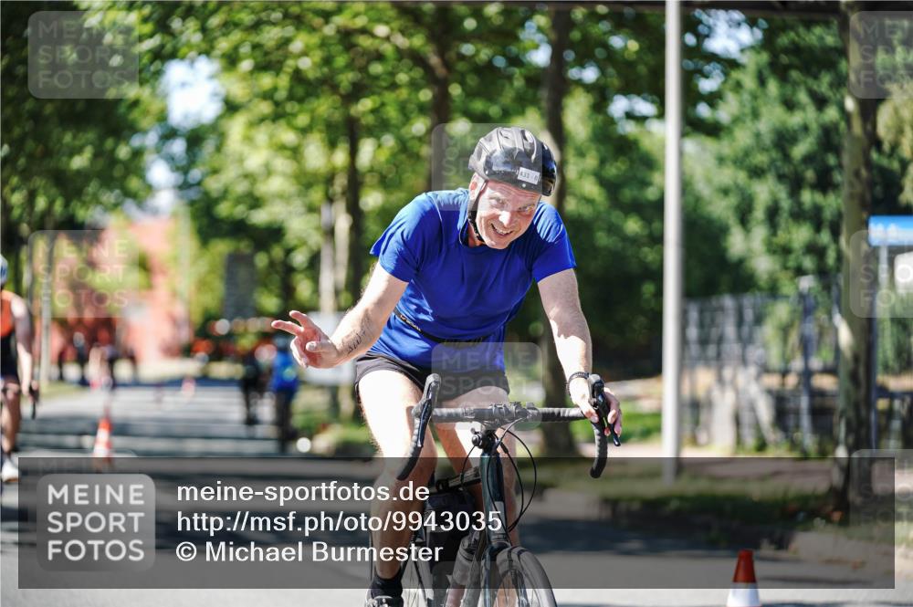 09.08.2026 - GEWOBA Citytriathlon Bremen Michael Burmester http://msf.ph/oto/9943035 09.08.2026 14:38:27 Radfahren 173, 190, 249, 277, 289, 320, 324, 352, 402, 417, 431 meine-sportfotos.de