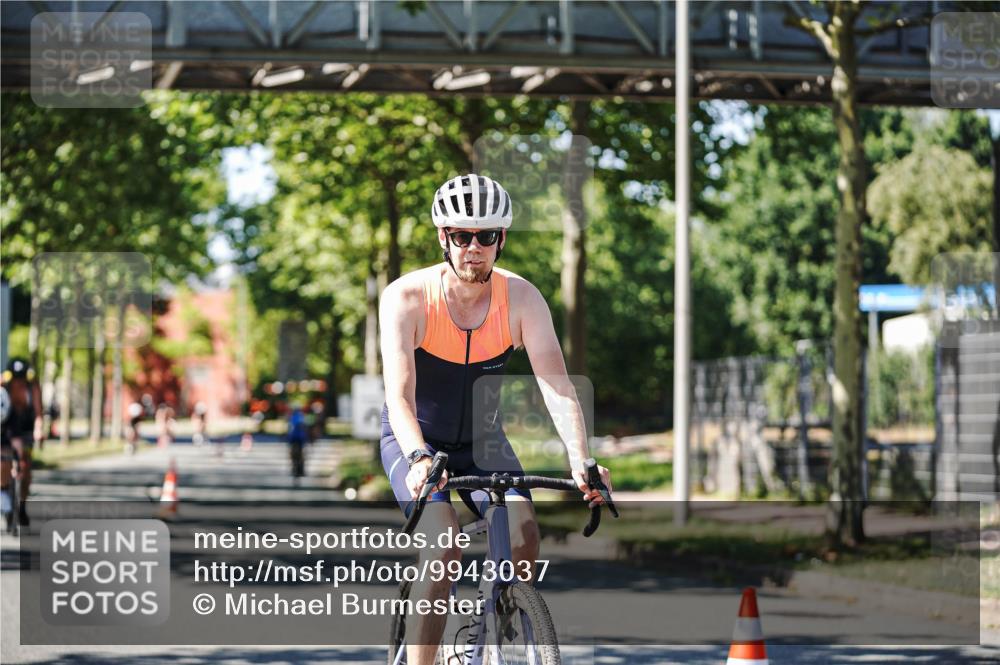 09.08.2026 - GEWOBA Citytriathlon Bremen Michael Burmester http://msf.ph/oto/9943037 09.08.2026 14:38:28 Radfahren 173, 190, 222, 249, 277, 289, 320, 324, 352, 402, 417, 431 meine-sportfotos.de