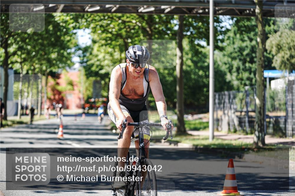 09.08.2026 - GEWOBA Citytriathlon Bremen Michael Burmester http://msf.ph/oto/9943042 09.08.2026 14:38:30 Radfahren 173, 190, 216, 222, 227, 249, 276, 289, 320, 352, 402, 417, 431 meine-sportfotos.de