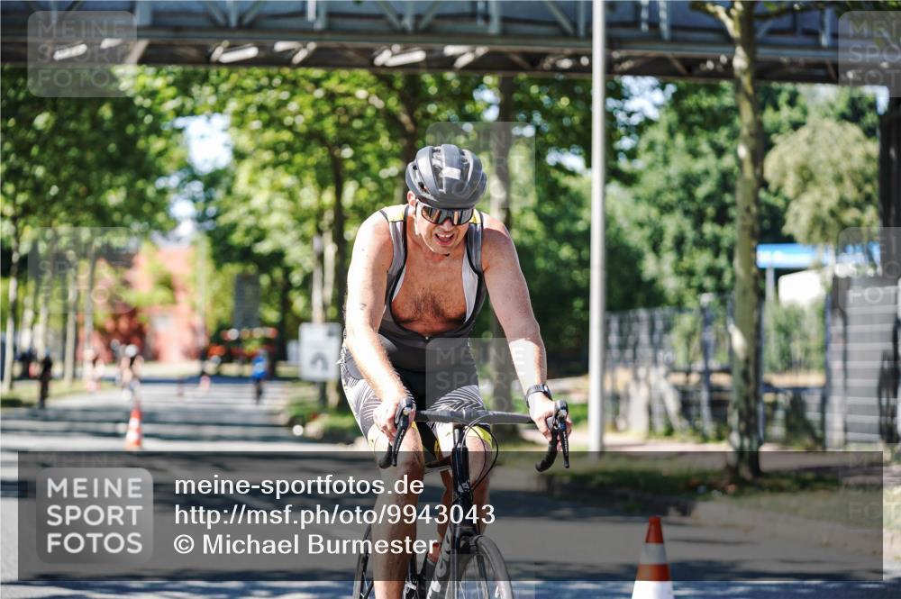 09.08.2026 - GEWOBA Citytriathlon Bremen Michael Burmester http://msf.ph/oto/9943043 09.08.2026 14:38:30 Radfahren 173, 190, 216, 222, 227, 249, 276, 289, 320, 352, 402, 417, 431 meine-sportfotos.de