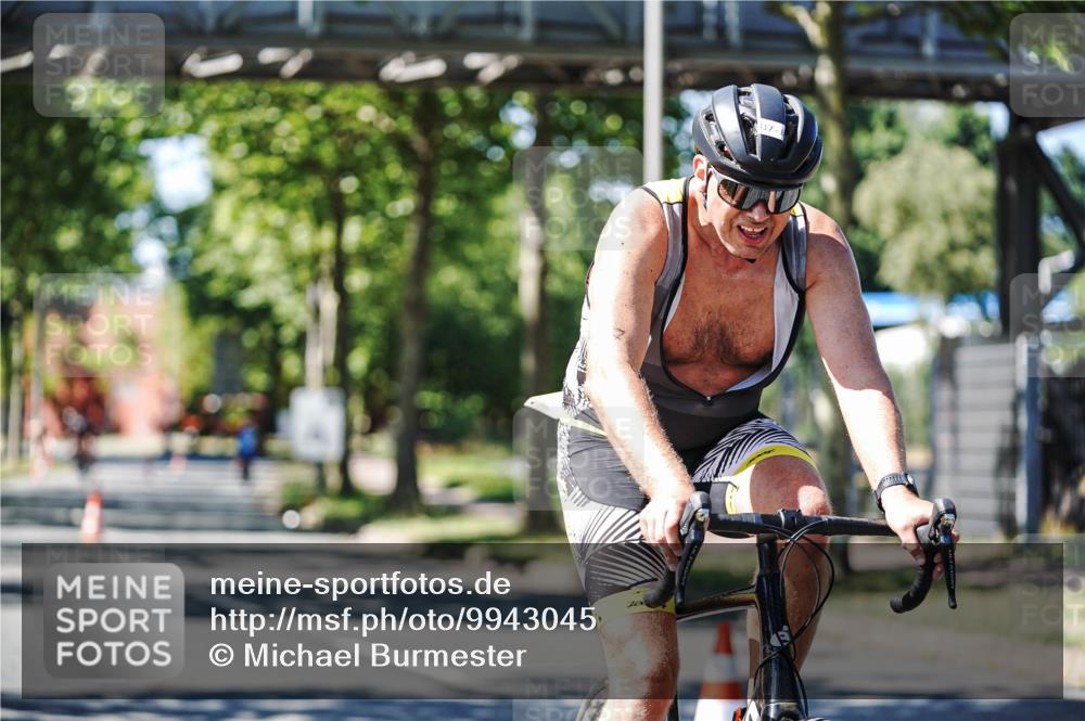 09.08.2026 - GEWOBA Citytriathlon Bremen Michael Burmester http://msf.ph/oto/9943045 09.08.2026 14:38:30 Radfahren 173, 190, 216, 222, 227, 249, 276, 289, 320, 352, 402, 417, 431 meine-sportfotos.de