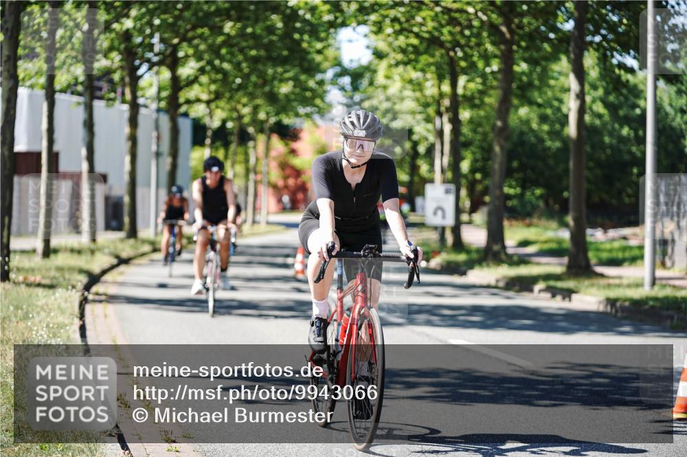 09.08.2026 - GEWOBA Citytriathlon Bremen Michael Burmester http://msf.ph/oto/9943066 09.08.2026 14:38:47 Radfahren 210, 216, 222, 227, 253, 273, 276, 310, 320, 347 meine-sportfotos.de