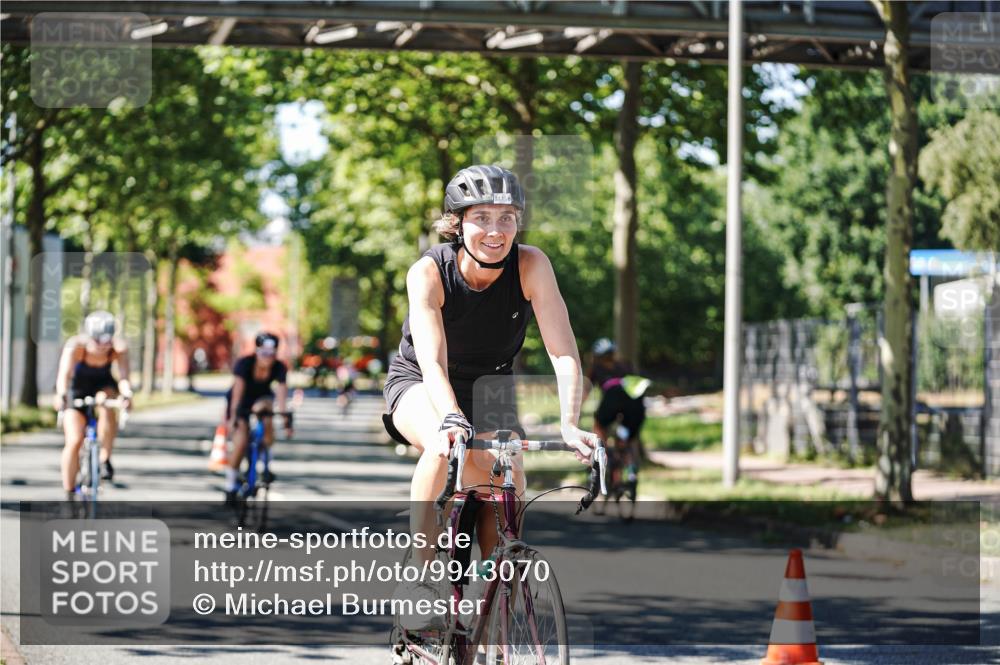 09.08.2026 - GEWOBA Citytriathlon Bremen Michael Burmester http://msf.ph/oto/9943070 09.08.2026 14:38:48 Radfahren 210, 216, 222, 227, 253, 273, 276, 310, 347 meine-sportfotos.de