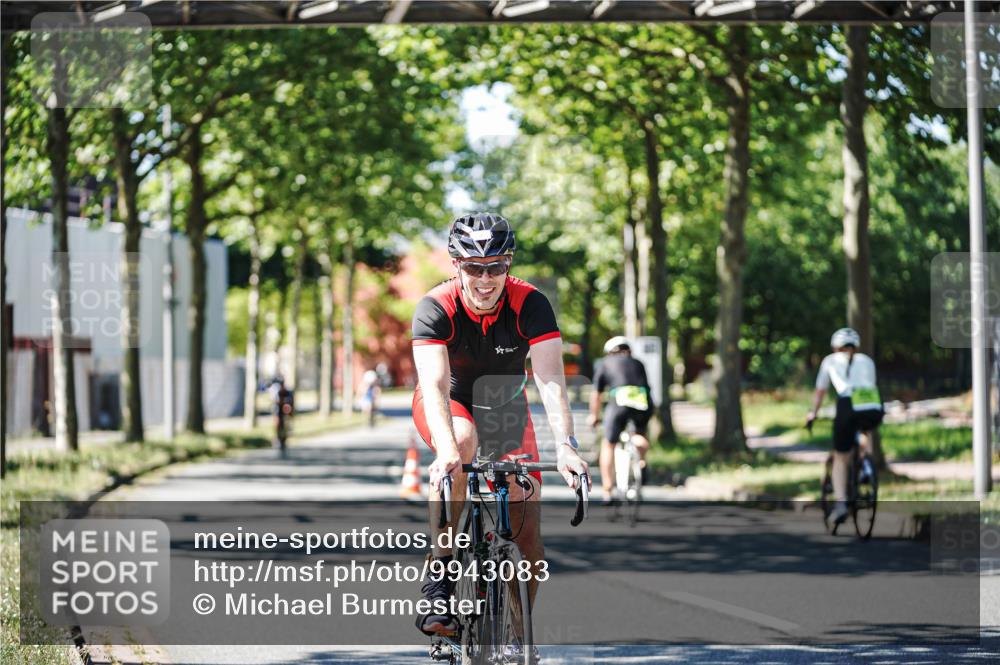 09.08.2026 - GEWOBA Citytriathlon Bremen Michael Burmester http://msf.ph/oto/9943083 09.08.2026 14:39:04 Radfahren 196, 326, 347, 384, 438 meine-sportfotos.de