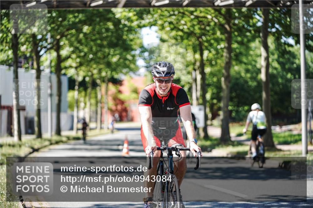 09.08.2026 - GEWOBA Citytriathlon Bremen Michael Burmester http://msf.ph/oto/9943084 09.08.2026 14:39:04 Radfahren 196, 326, 347, 384, 438 meine-sportfotos.de