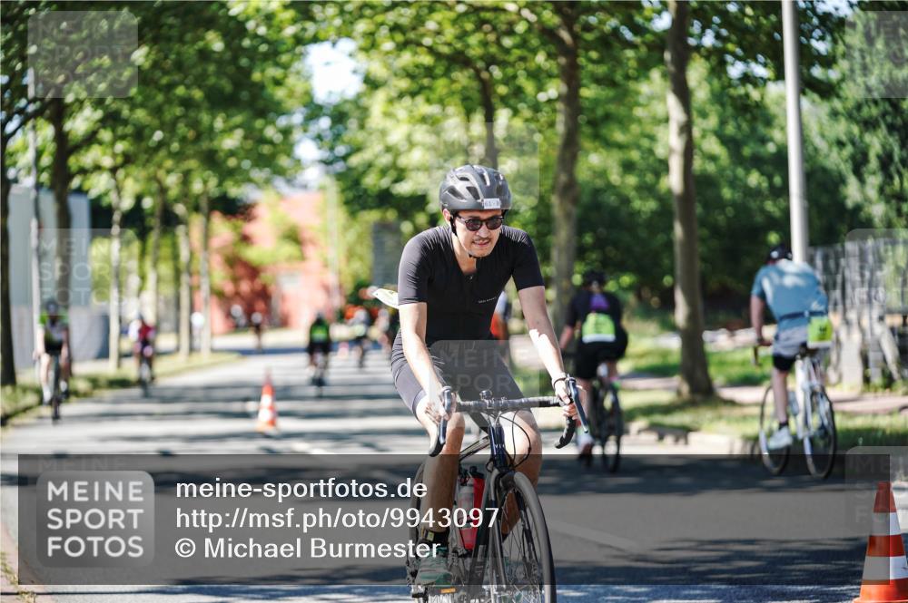 09.08.2026 - GEWOBA Citytriathlon Bremen Michael Burmester http://msf.ph/oto/9943097 09.08.2026 14:39:29 Radfahren 61, 106, 239, 340 meine-sportfotos.de