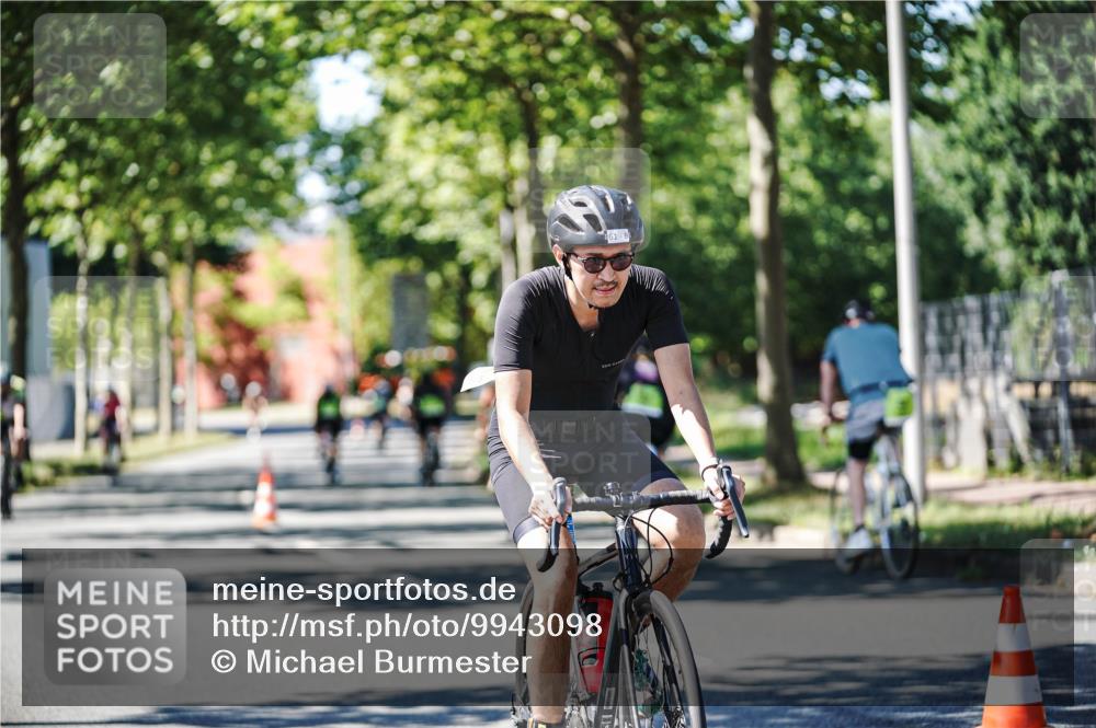 09.08.2026 - GEWOBA Citytriathlon Bremen Michael Burmester http://msf.ph/oto/9943098 09.08.2026 14:39:29 Radfahren 61, 106, 239, 340 meine-sportfotos.de