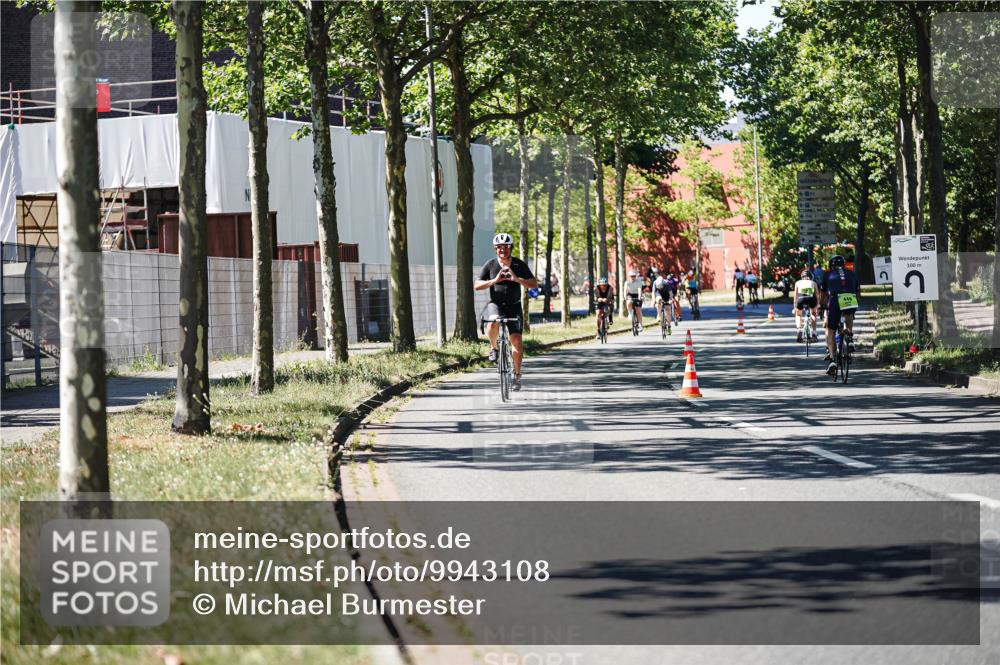 09.08.2026 - GEWOBA Citytriathlon Bremen Michael Burmester http://msf.ph/oto/9943108 09.08.2026 14:39:47 Radfahren 234, 258, 340, 391, 413, 423 meine-sportfotos.de