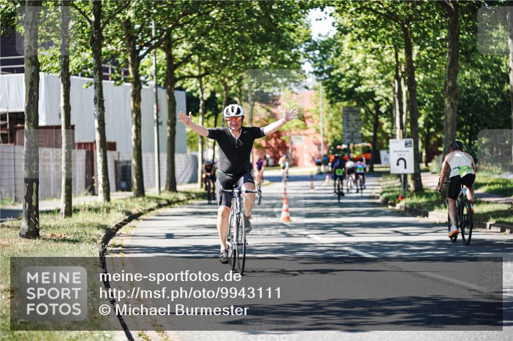 09.08.2026 - GEWOBA Citytriathlon Bremen Michael Burmester http://msf.ph/oto/9943111 09.08.2026 14:39:48 Radfahren 234, 258, 340, 391, 413, 423 meine-sportfotos.de