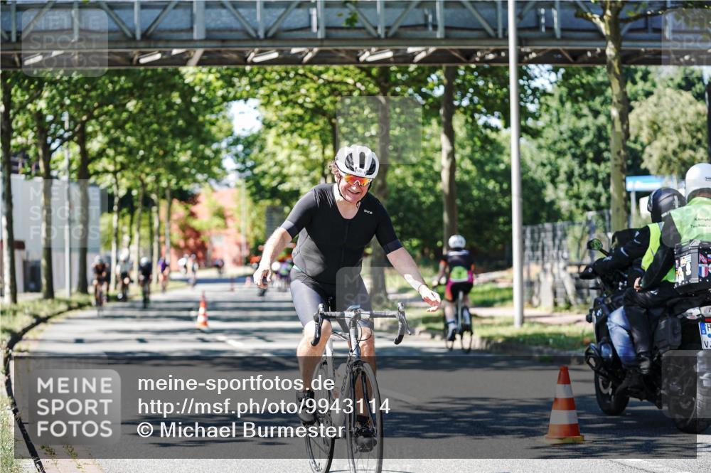 09.08.2026 - GEWOBA Citytriathlon Bremen Michael Burmester http://msf.ph/oto/9943114 09.08.2026 14:39:49 Radfahren 234, 258, 340, 391, 393, 413, 423 meine-sportfotos.de