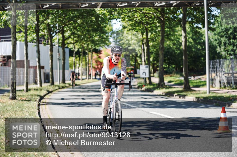 09.08.2026 - GEWOBA Citytriathlon Bremen Michael Burmester http://msf.ph/oto/9943128 09.08.2026 14:39:59 Radfahren 234, 258, 261, 391, 393, 413, 423, 479 meine-sportfotos.de