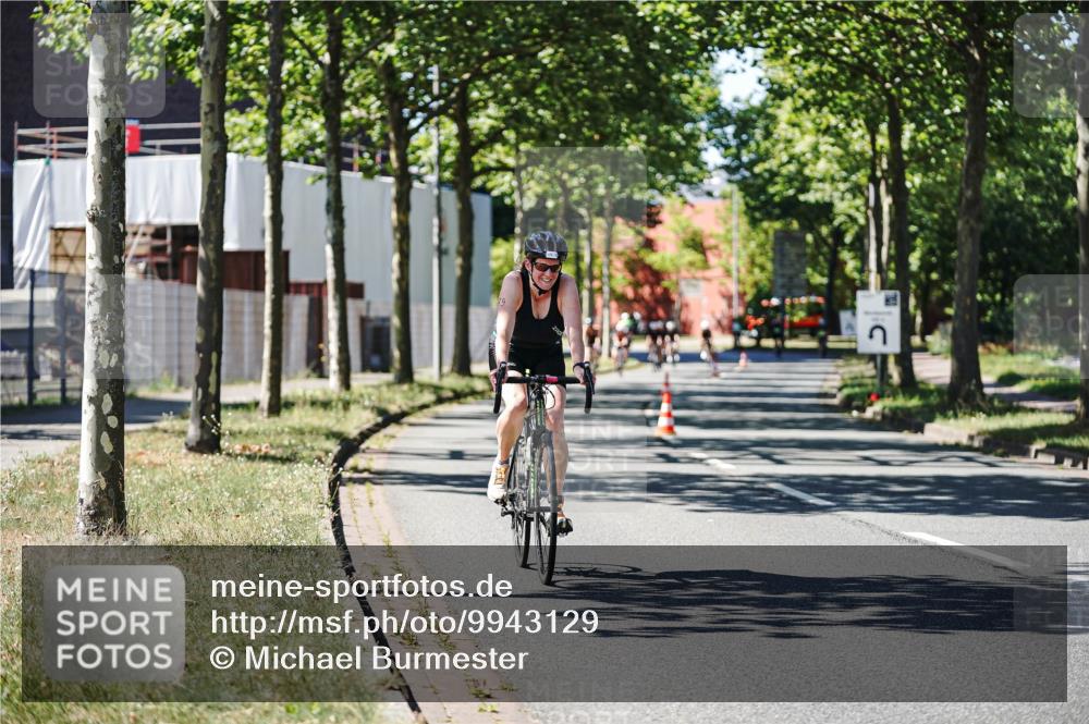 09.08.2026 - GEWOBA Citytriathlon Bremen Michael Burmester http://msf.ph/oto/9943129 09.08.2026 14:40:03 Radfahren 234, 237, 258, 261, 282, 391, 393, 413, 423, 479 meine-sportfotos.de