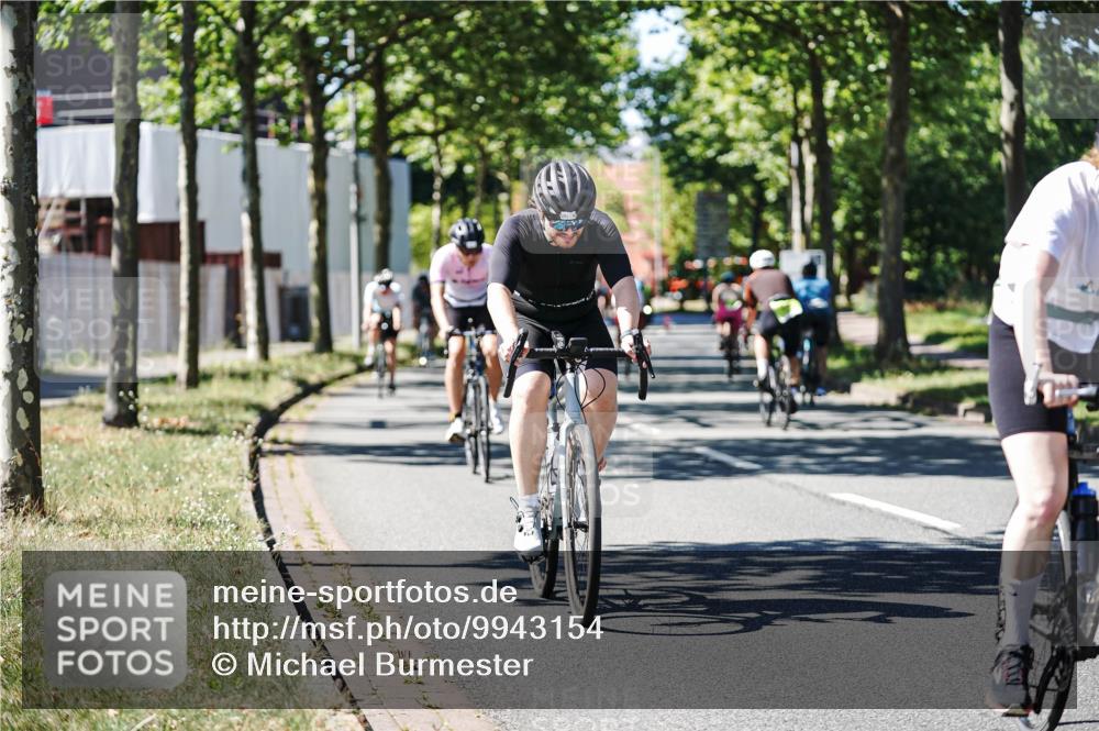 09.08.2026 - GEWOBA Citytriathlon Bremen Michael Burmester http://msf.ph/oto/9943154 09.08.2026 14:40:22 Radfahren 88, 101, 204, 224, 238, 244, 338, 388, 412, 440, 449, 456, 482 meine-sportfotos.de