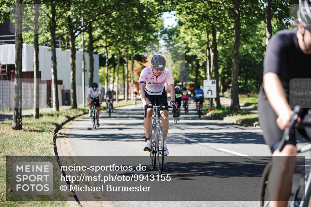 09.08.2026 - GEWOBA Citytriathlon Bremen Michael Burmester http://msf.ph/oto/9943155 09.08.2026 14:40:23 Radfahren 88, 101, 197, 204, 224, 238, 244, 338, 388, 412, 440, 449, 456, 482 meine-sportfotos.de