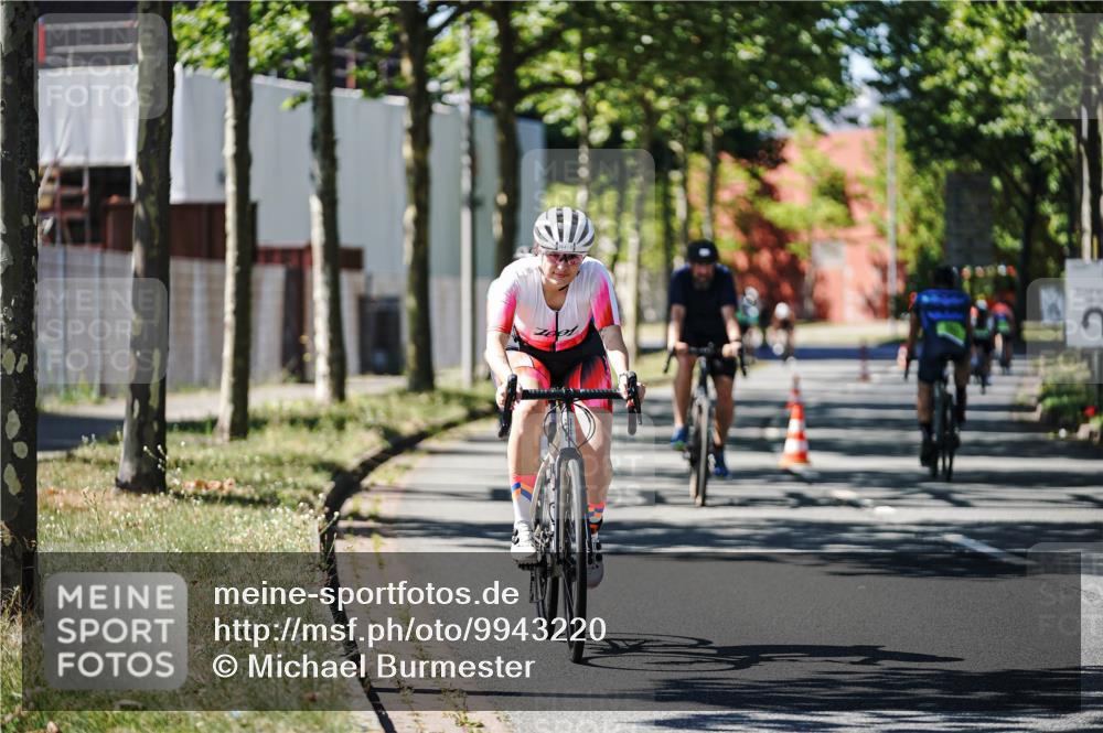 09.08.2026 - GEWOBA Citytriathlon Bremen Michael Burmester http://msf.ph/oto/9943220 09.08.2026 14:41:21 Radfahren 142, 199, 223, 231, 264, 368, 372, 422, 501 meine-sportfotos.de