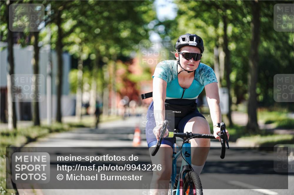 09.08.2026 - GEWOBA Citytriathlon Bremen Michael Burmester http://msf.ph/oto/9943226 09.08.2026 14:41:23 Radfahren 142, 213, 223, 230, 231, 264, 422, 501 meine-sportfotos.de